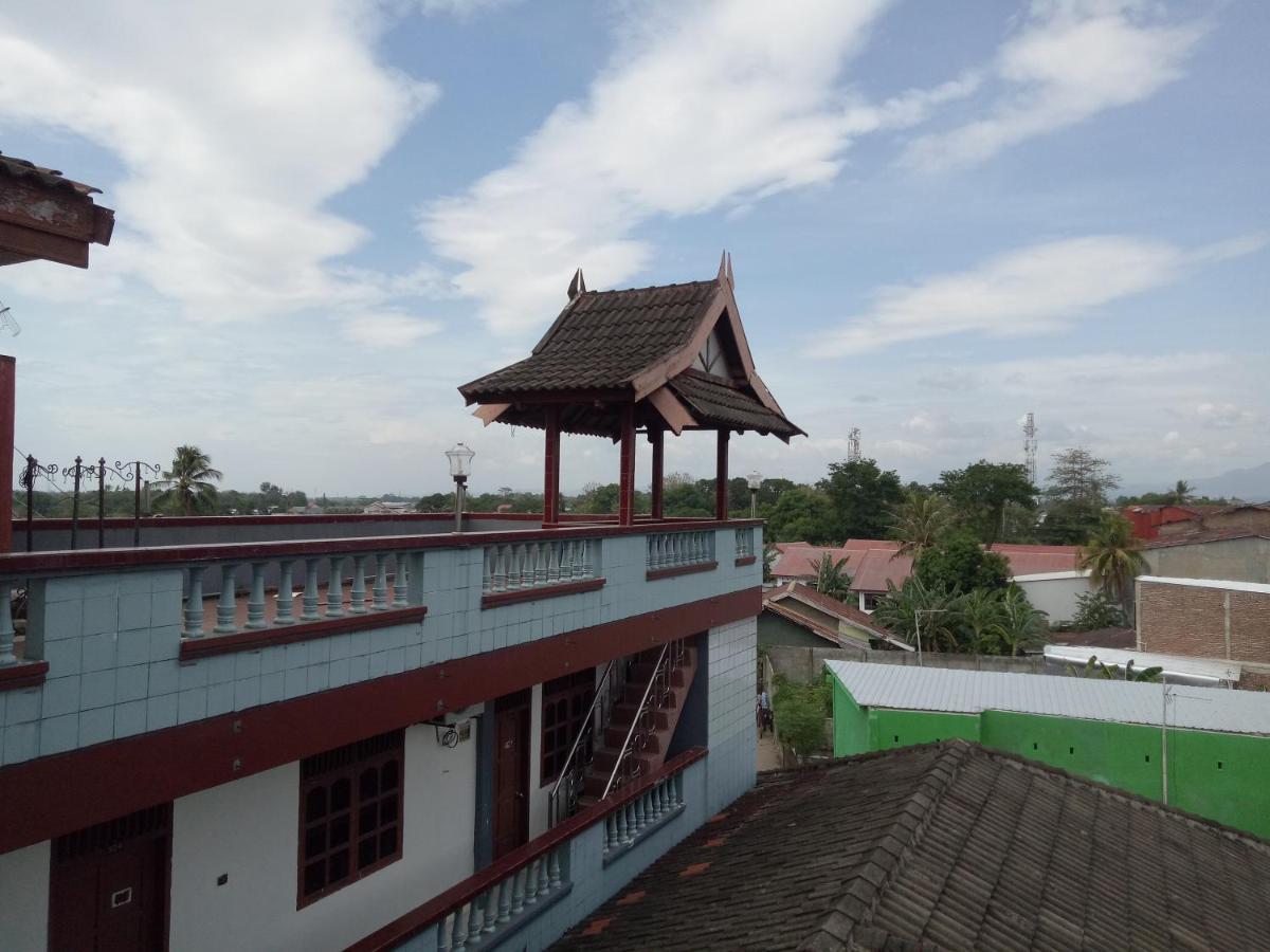 Hotel Transit 1 Makassar Redpartner ภายนอก รูปภาพ