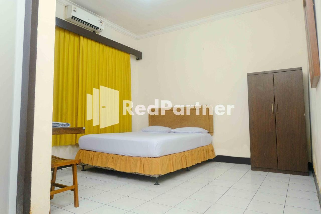 Hotel Transit 1 Makassar Redpartner ภายนอก รูปภาพ