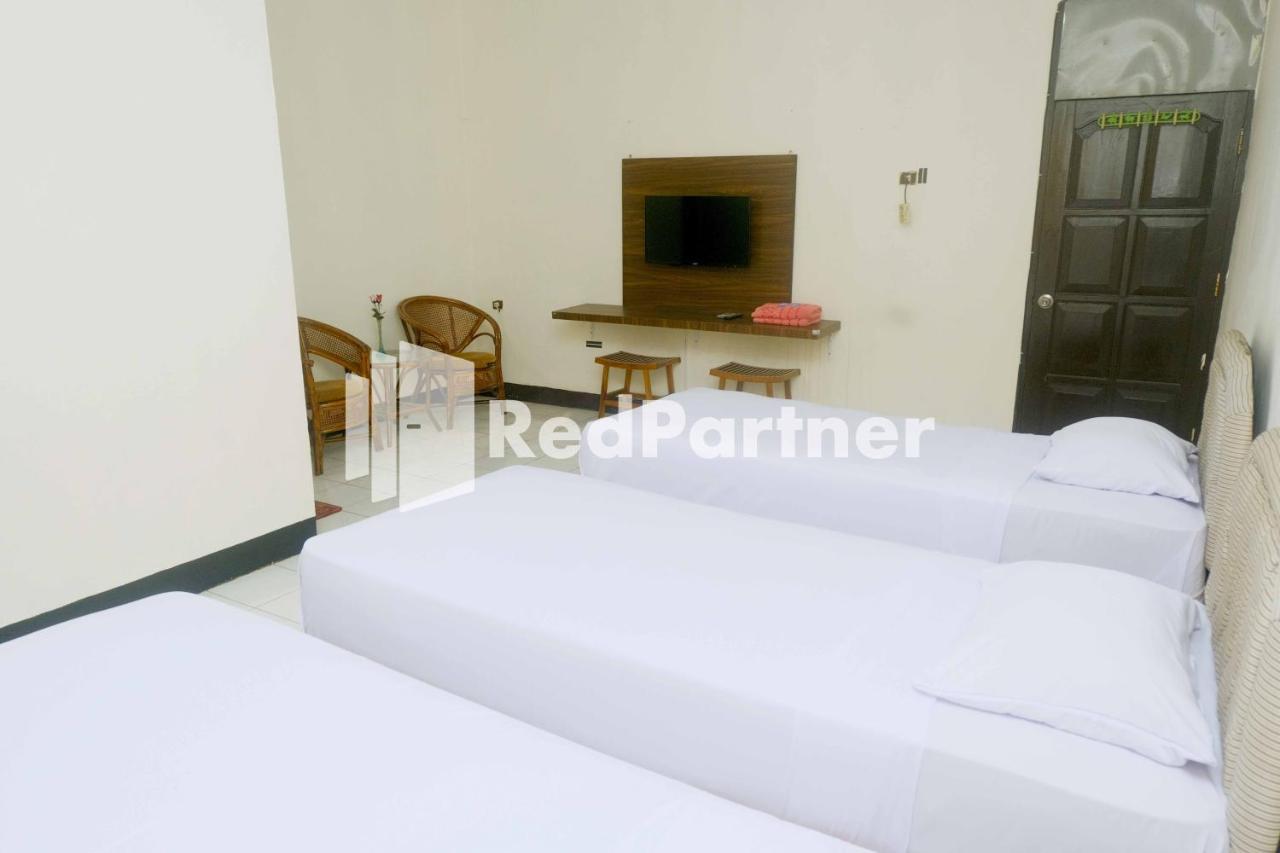Hotel Transit 1 Makassar Redpartner ภายนอก รูปภาพ