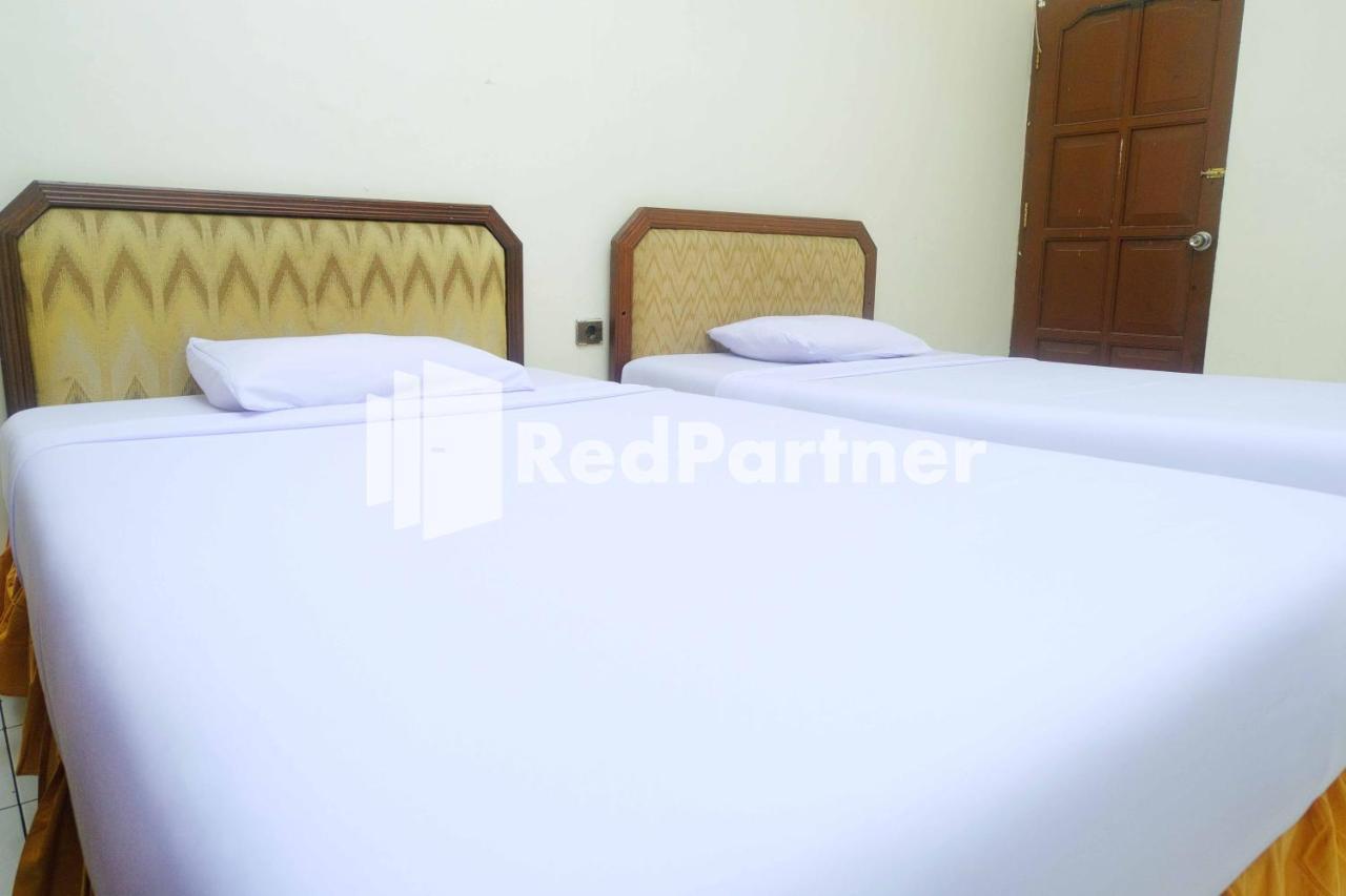 Hotel Transit 1 Makassar Redpartner ภายนอก รูปภาพ
