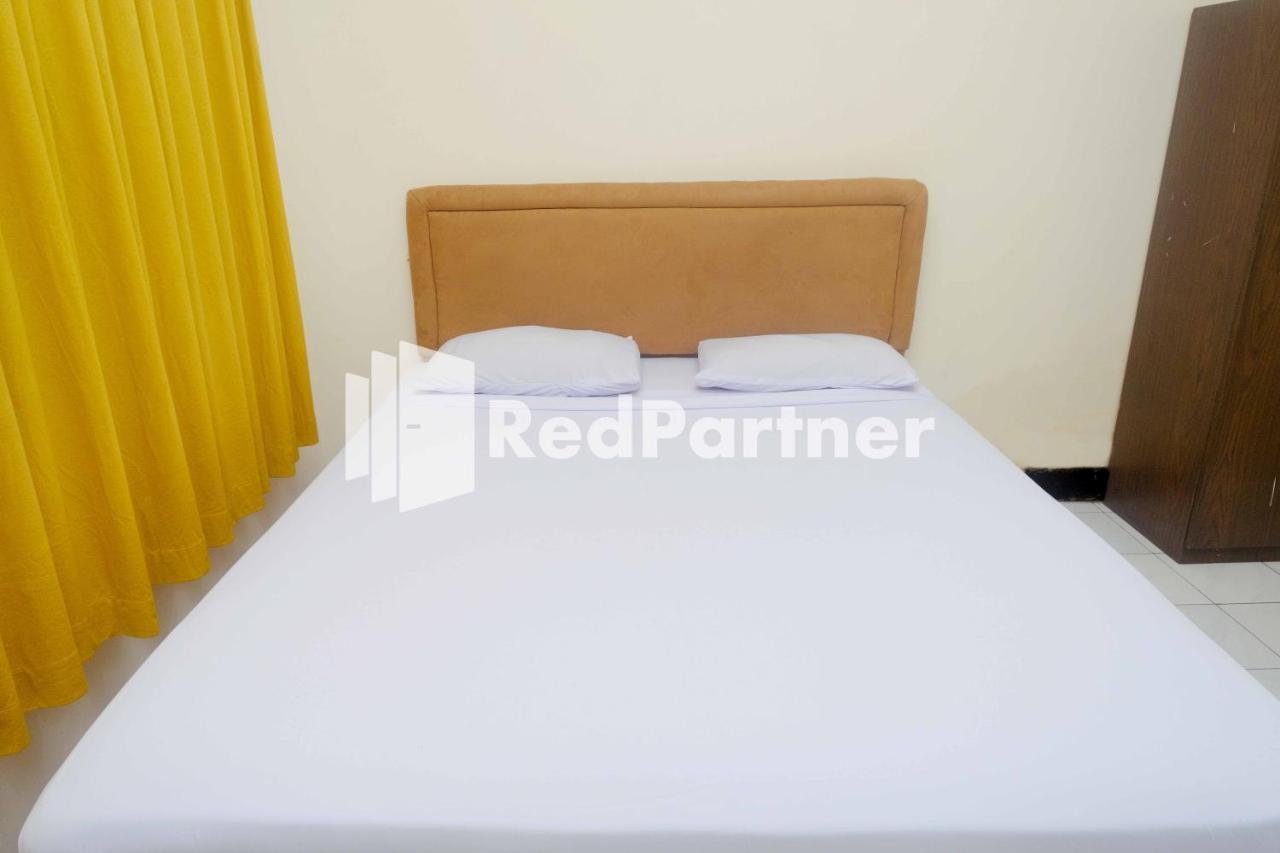Hotel Transit 1 Makassar Redpartner ภายนอก รูปภาพ